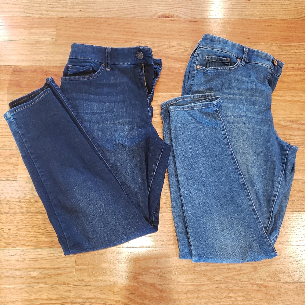 Bundle of 2 Gloria Vanderbilt curvy jeans